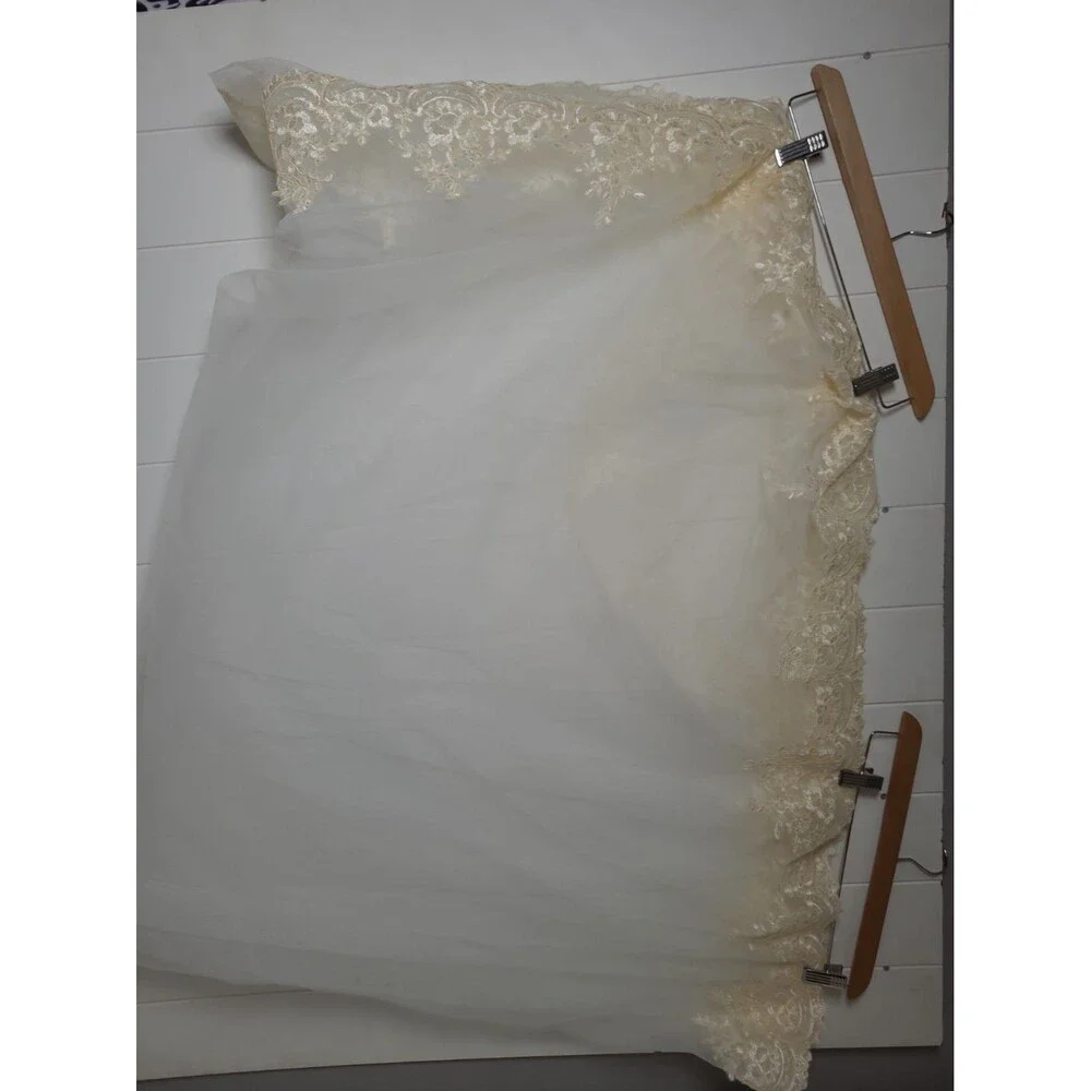 Vintage Sheer Woven Lace Banquet Tablecloth 108 x 68 Floral Wedding Special